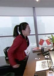 秘笈：女总裁正在气头上，员工们都不敢靠近，不料小伙却迎难而上