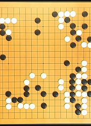 吴清源妙手连发，打开局面，面对反扑，又发动两次致命反击，经典