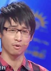 小伙上演滑稽闹剧，逼着女友说爱自己，吵架拉朋友来评理！丨爱保