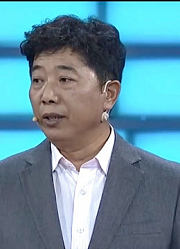 大哥还没上台就被“灭灯”，栗浩洋直言工龄长，简历遭众人质疑