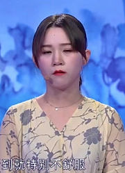 男友不许女友直播，却给别的女主播刷礼物，一边看一边傻笑