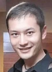 黄晓明遭遇中年危机？录节目怀疑戴假发，网友：难怪后脑勺那么亮