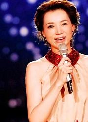 董卿回归舞台上热搜，开口吊打同台谢娜，网友：没文化真可怕