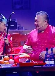 杨树林嫁女，悲伤的拉着二胡，胖大爷：这么好的就我喝都喇嗓子！