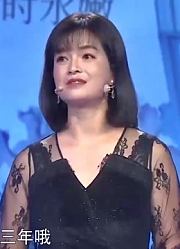 38岁女子竟吃起女儿的醋，只因有小女儿后，丈夫对她不管不问