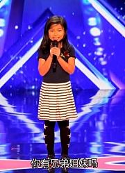 9岁华裔小女孩登上美国达人秀，一曲天籁征服评委，直接晋级