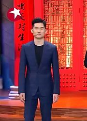 相声《主意有新人》：郭德纲“装傻充愣”上台卖假货，饭都笑喷了
