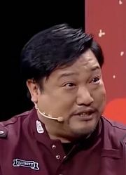 小品《非诚勿“享”》：贾冰爆笑变身保安队长，精彩不容错过