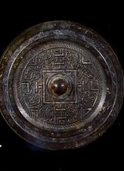 这种“宝贝”贯穿整个中华文明史，男子登台鉴宝，令专家激动不已