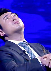 美女为梦想坚持二十年，舞台上绽放看呆导师，简直就是仙女！