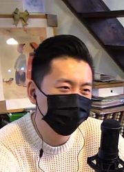 Steve说171期嘉宾@StormXu徐风暴是一位单口喜剧演员，也是播客《伐要去管它》的主播。本..