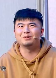 小品《巅峰的人》：王成思遇上奇葩应聘者，包袱笑料满天飞