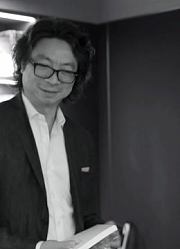 许知远：这是一个所有人嘲笑所有人所有人给所有人贴标签的时代