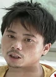 妻子背叛婚姻，丈夫很是愤怒，对妻子下了狠手