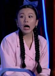 小品《蛇精病》：“蛇精病”美女爆笑整蛊，吓坏看病小伙