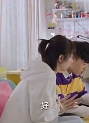 《亲爱的，热爱的》-佟年打游戏被讽是菜鸟，眼见被战队集体拉黑