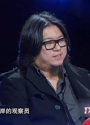 帅气男团表演不一样的霹雳舞，全程惊险刺激，观察员都看呆了