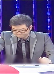 父亲好赌导败光家产，女儿发誓要靠自己富裕，多年后也染上赌瘾