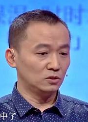 45岁丈夫想让女儿学武术，给女儿交学费拜师，妻子竟去把钱要回来