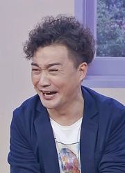 周群阿进同台演绎，《楼上楼下2》爆笑再续，冤家互怼笑翻全场