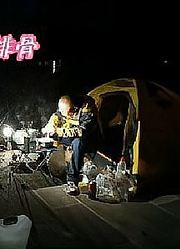 流浪骑行湖北，借宿马拉松公园露营，煮一个洪湖莲藕炖排骨