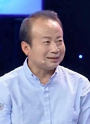 男子为救孩子放弃高新工作，四处求医，细心照顾教育患病孩子15年