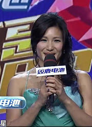 郑佩佩女儿一出场惊艳四座，形象也太优雅了
