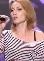 美女被质疑假唱，被评委叫停后，这清唱自带电音分分钟打脸评委