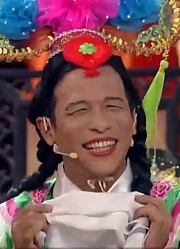 小品《甄嬛后传》：宋小宝饰演“咖妃”，这造型眼泪都笑出来了