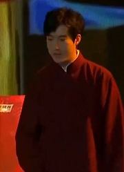 相声《喜剧之路》，沈腾岳云鹏拿奖杯换烤腰子，包袱直接笑出泪伤