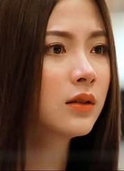吹落的树叶：妮拉回忆父母就教育问题起争执的画面