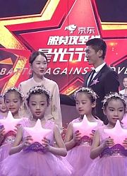 杜江霍思燕节目录制现场，口播NG空隙也不忘甜蜜互逗，令人羡慕