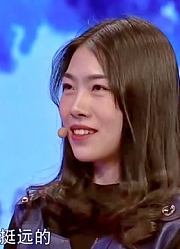身高相差35厘米的夫妻，25岁女子直言丈夫长得太帅，主动追求