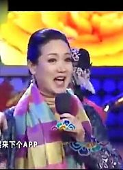梨园春：弄啥嘞？干嘛呢？范军周炜一见面就开怼，真是一对活宝