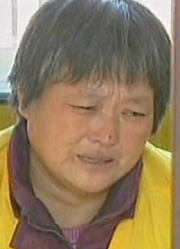 儿子服毒离世，丈夫为延续香火和妻子离婚，妻子崩溃做出疯狂举动