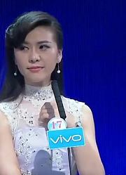 男嘉宾什么身份，上台美女就求关注，短片一播22岁萌妹都不淡定