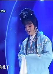 梨园春：两小伙一反串跟花儿一样，惊艳的让庞晓戈都不敢上前