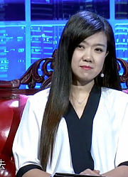 女孩自强不息，大学为追梦自己赚取生活费，个人经历感动导师团
