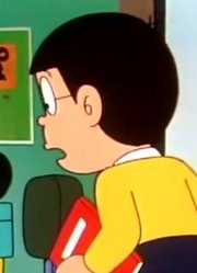 我们家小孩最近迷上了《哆啦A梦经典版》速成组合机器人，还拉着爸妈一起看
