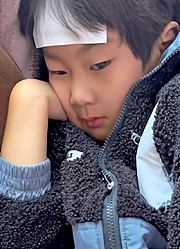 儿子照顾阳性女同学，导致母子被传染，妈妈吐槽：舔狗株