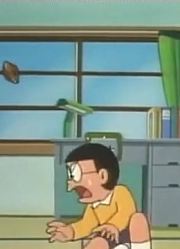 我和爸爸说，学校里的好朋友都爱看《哆啦A梦》专属你的东西喷雾上