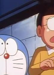 我们家小孩最近迷上了《哆啦A梦》太阳蛋，还拉着爸妈一起看