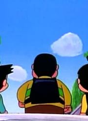 我和老师说，班里最好的朋友都爱看《哆啦A梦经典版》和平天线上