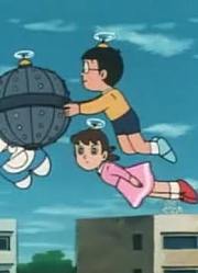 家里的小孩最近迷上了《哆啦A梦》时空胶囊下，还拉着爸妈一起看