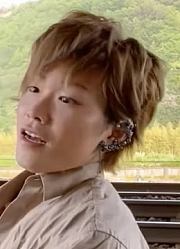 盘点粉丝模仿，七个奥特曼变身名场面，布莱泽挺简单