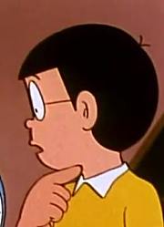 我和妈妈说，班里最好的朋友都爱看《哆啦A梦》四次元新页标识上