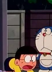 我们家小孩最近迷上了《哆啦A梦》平衡针筒上，还拉着爸妈一起看