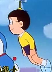 我家小孩最近迷上了《哆啦A梦》看热闹天线，搞的爸妈也想看了