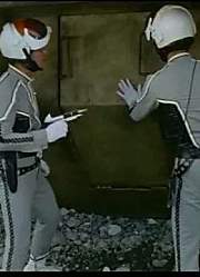 湖边发现外形飞船，赛文奥特曼遭偷袭
