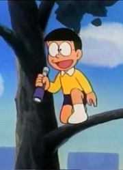 《哆啦A梦》取物望远镜里面的野比大雄太好看了，学校里的好朋友都在讨论